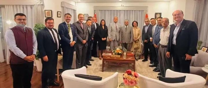 CG <em>hosted</em> welcome dinner at Bharat Bhawan 总领事在官邸举办欢迎晚宴