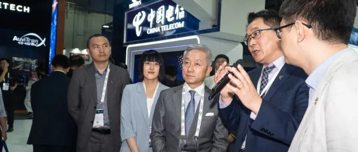 张益明大使出席2025年海湾信息技术展