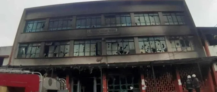 尼泊尔警方重新签发在骚乱中被毁的文件