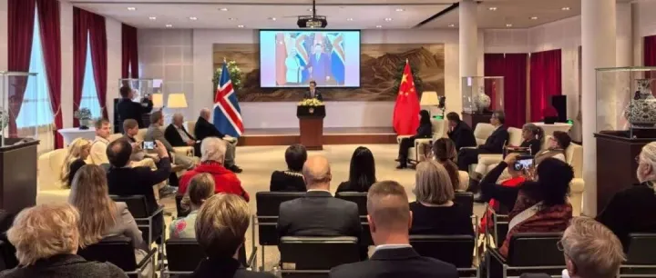 Ambassador He Rulong Holds a Briefing on China-<em>Iceland</em> Relations