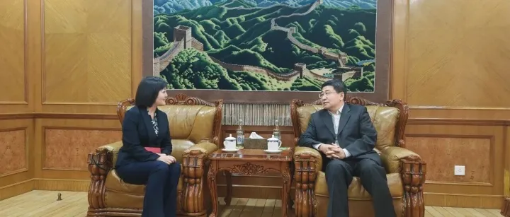 王国春参赞会见北京出版集团代表团