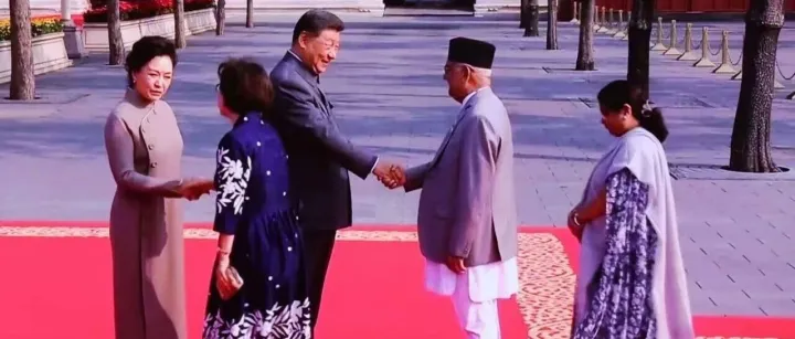 尼泊尔总理奥利同夫人出席中国人民抗日战争暨世界反法西斯战争胜利80周年纪念活动