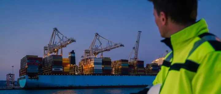 EASY-SHIPPING, <em>RELIABLE</em> SHIPPING AGENCY SERVICE