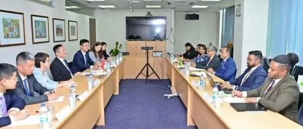 外交部非洲司司长杜晓晖访问毛里求斯