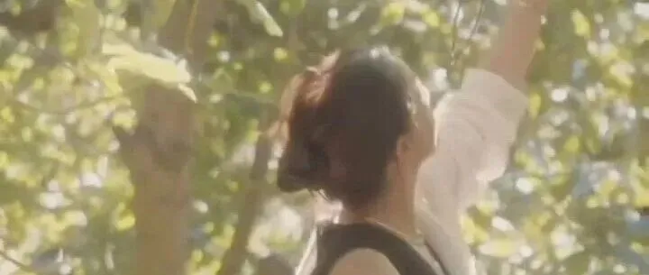 梅根圣诞季大动作！推出个人首个圣诞系列，满满“王妃气质”又惹争议？