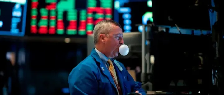 Wall Street sounds the <em>alarm</em> on AI-driven boom