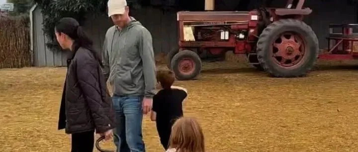 阿奇和莉莉贝特罕见露正脸儿，王室粉丝集体“炸锅”了