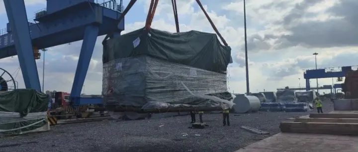 【案例】越南大件设备散杂船运输（一）