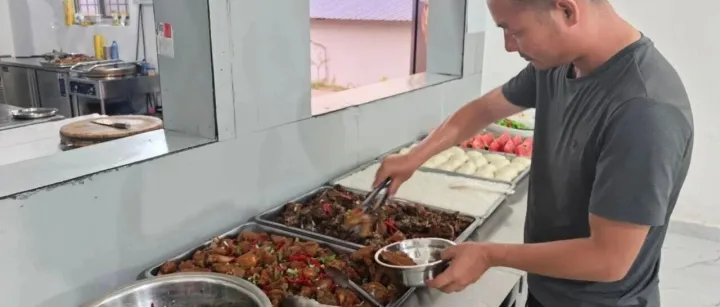 员工关爱｜金沙萨东南环线项目多措并举提升食堂服务质量