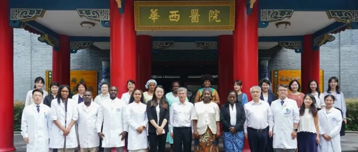 圣普赴华进修医生结业