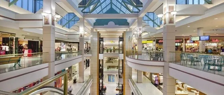 渥太华大型购物中心现偷窥狂，试衣间偷拍女子！警方寻求线索！