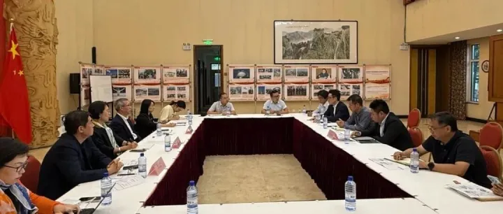 国家市场监督管理总局代表团同在卢中资企业举行座谈