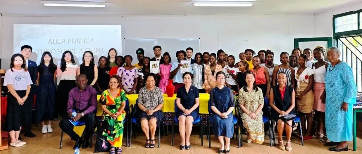 驻圣普使馆成功举办“青年外交官进校园”活动