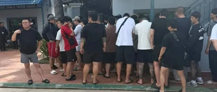 韩国官员<em>现场</em>观摩 <em>柬埔寨</em>再打一电诈窝点抓86人