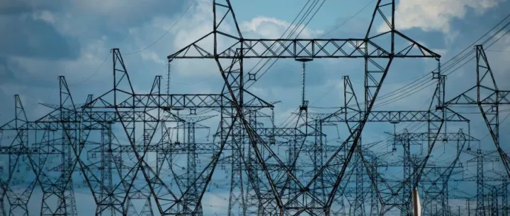 安省平均电价暴涨近30%！房主注意，三种模式都涨，可以更换！