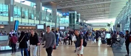 政府停摆导致圣地亚哥机场大面积延误，航班平均延误1小时