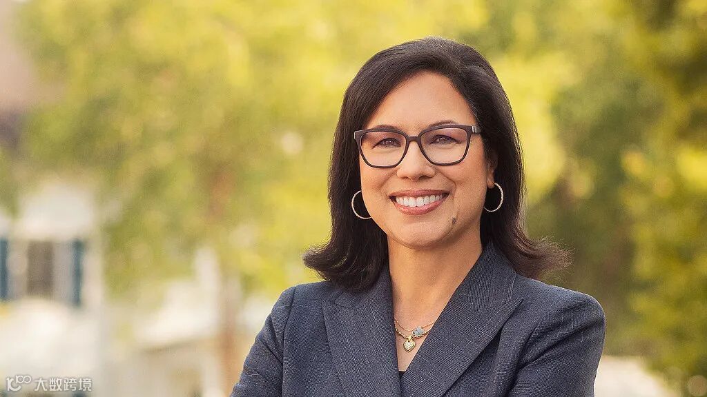 Diane Hoskins headshot