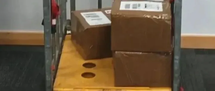 iPhone Leads Police to Gang Smuggling <em>Stolen</em> UK Phones to China