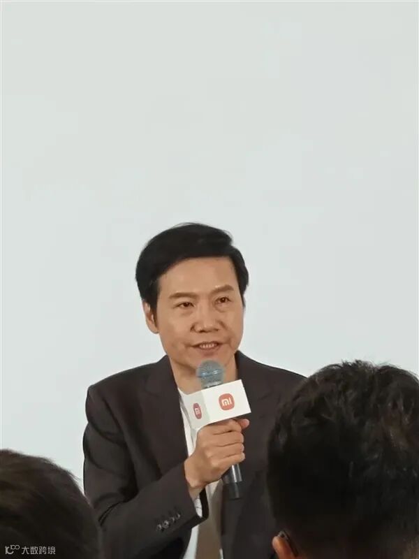 雷军说小米是被黑最惨的车企之一！国产车厂没必要搞的很难看