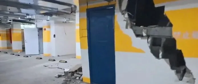 2018年建成的小区，地下车库墙体开裂、地基下沉！当地住建局：已组织居民有序搬离，初步调查系地基不均匀下沉导致