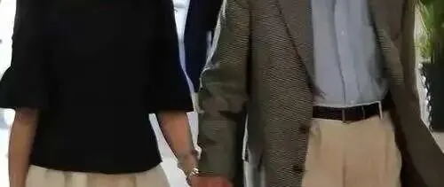 103岁杨振宁今日辞世，48岁<em>爱妻</em>翁帆何去何从？爱情神话终已落幕，女方情感归宿引热议