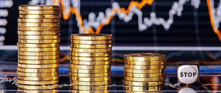 4家A<em>股</em>公司<em>被</em><em>ST</em>，周一集体停牌