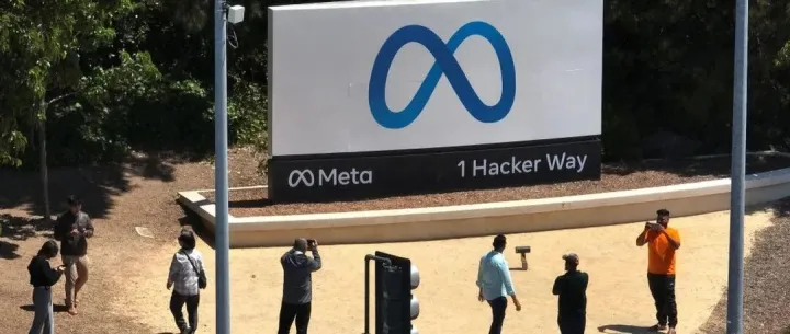 双语阅读 1037 | 苹果预计假日季iPhone销量将迎来大幅增长；欧洲央行维持2%基准利率不变