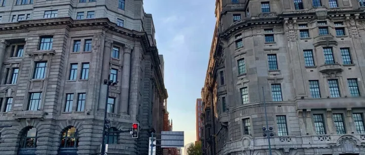 近期资讯 ---海外双11前，多家亚马逊头部品牌将阿里速卖通的备货量翻了个倍。