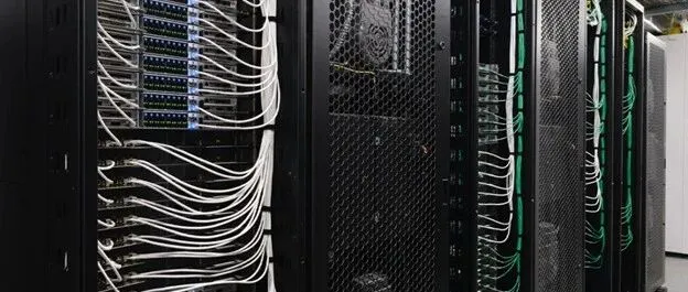 南北向网络：加速企业 AI 工作负载的关键