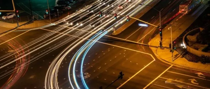 【技术干货】互联互通与高级驾驶辅助系统带动汽车应用的创新与发展