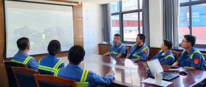 铃与物流共观抗战胜利80周年阅兵，汲取奋进力量