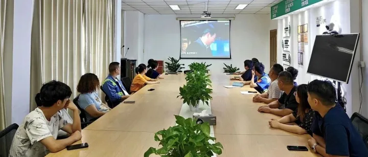 铃与物流组织观看专题片——感悟文化精神，汲取奋进力量