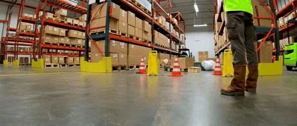 借助 NVIDIA Isaac Sim 构建合成数据流水线，训练更智能的机器人