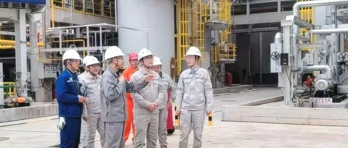 工程纵览|孟陈周一行到巴斯夫湛江一体化基地项目合成气装置带班检查