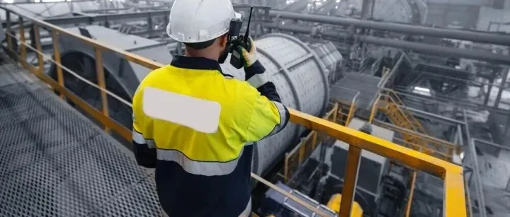 一家老石化厂靠什么逆袭？答案藏在这里！