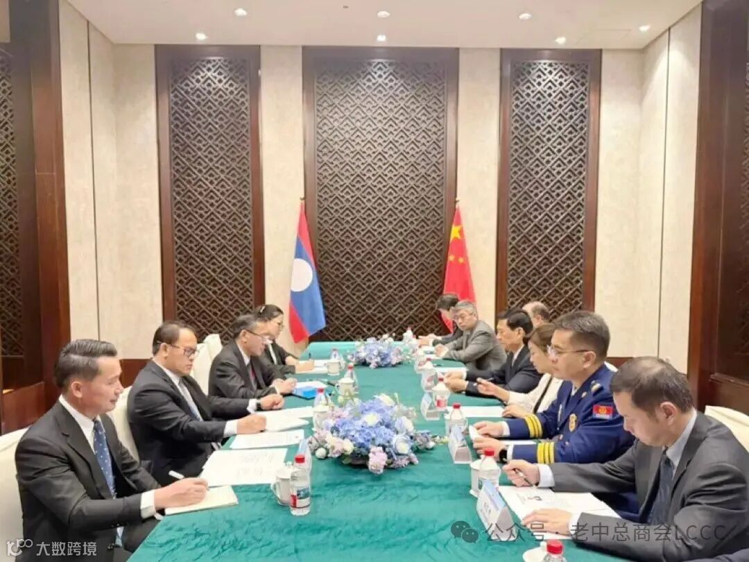 可能是包含下列内容的图片：一人或多人和文字