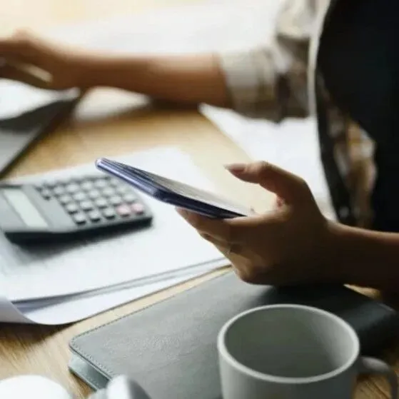 ADP<em>数据</em>再度<em>拉</em>响警报：美企周裁1.1万岗位