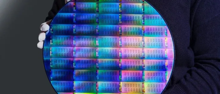 IBM推出两款全新量子处理器，并加速12英寸量子晶圆生产