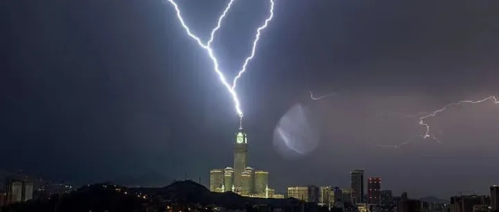 沙特天气“暴走”模式开启！未来几天，全境警惕强降雨！