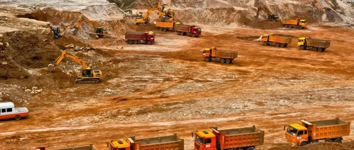 Sino-US Tensions Escalate: China's Rare Earths vs. US Tariffs