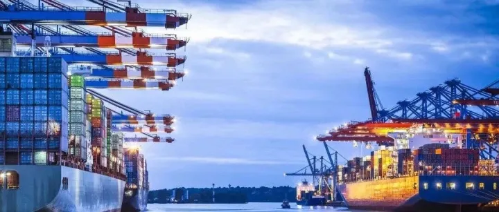 外贸热点 | 8月我国际收支货物和服务贸易进出口42818亿元，彰显外贸韧性！