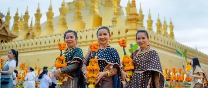 That Luang festival boosts <em>consumption</em>, tourism in Laos