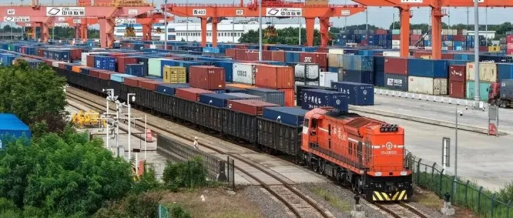 视点丨前10月进出口2.89万亿，三条增长曲线勾勒山东外贸突围路