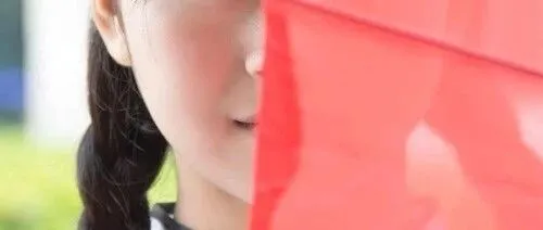 别让眼部肌肤问题使你显得比实际年龄大!