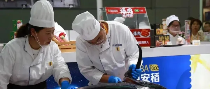 会长单位丨天津食品供应链集团有限公司再赴“进博之约” 举行战略签约仪式