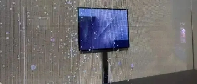 三星首款三折叠手机Galaxy Z TriFold配置曝光：搭载5600mAh电池，预计12月5日发布