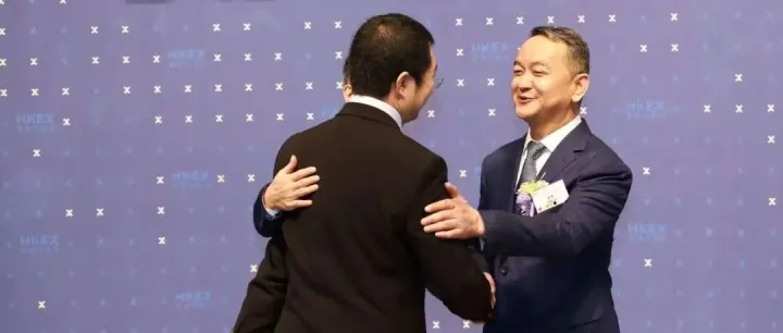 Robotaxi双雄竞速，小马智行、文远知行同日登陆港股，盈利扭亏依旧任重道远