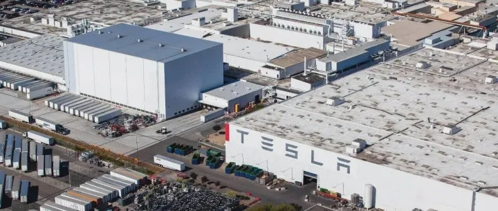 【华西计算机】1111| 特斯拉准备扩建得州超级工厂，拟年产1000万台Optimus人形机器人