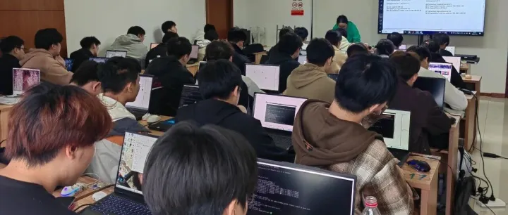 青春正扬帆，奋斗正当时 | 三江学院网络工程专业学生项目实训开始啦！