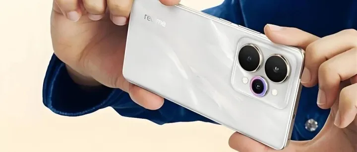 7000mAh+IP69级防水！1575元搅局千元机！真我这款“续航怪兽”让友商坐不住了